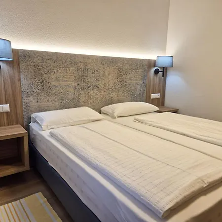 Roemerschlucht Aparthotel Velden am Woerthersee